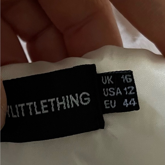 NWT CREAM FAUX FUR COAT - Picture 4 of 5